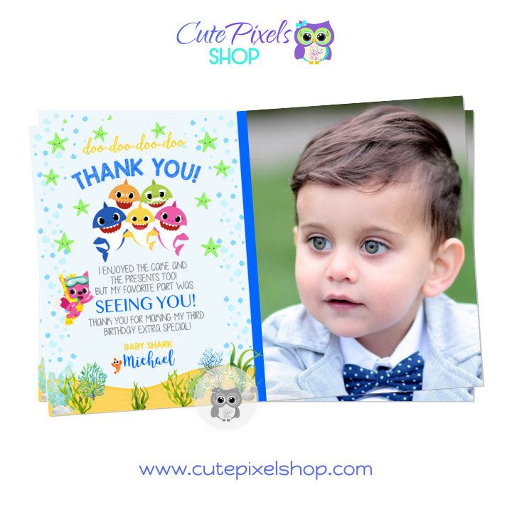 Baby Shark thank you card in blue with all baby Shark family, perfect for a Baby Shark Birthday party. Includes child's photo